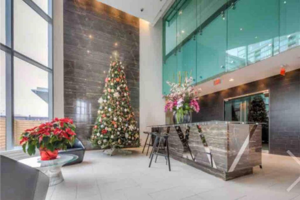 Stunning Condo Wit Amazing View 5Mins From Cntower Toronto Dış mekan fotoğraf