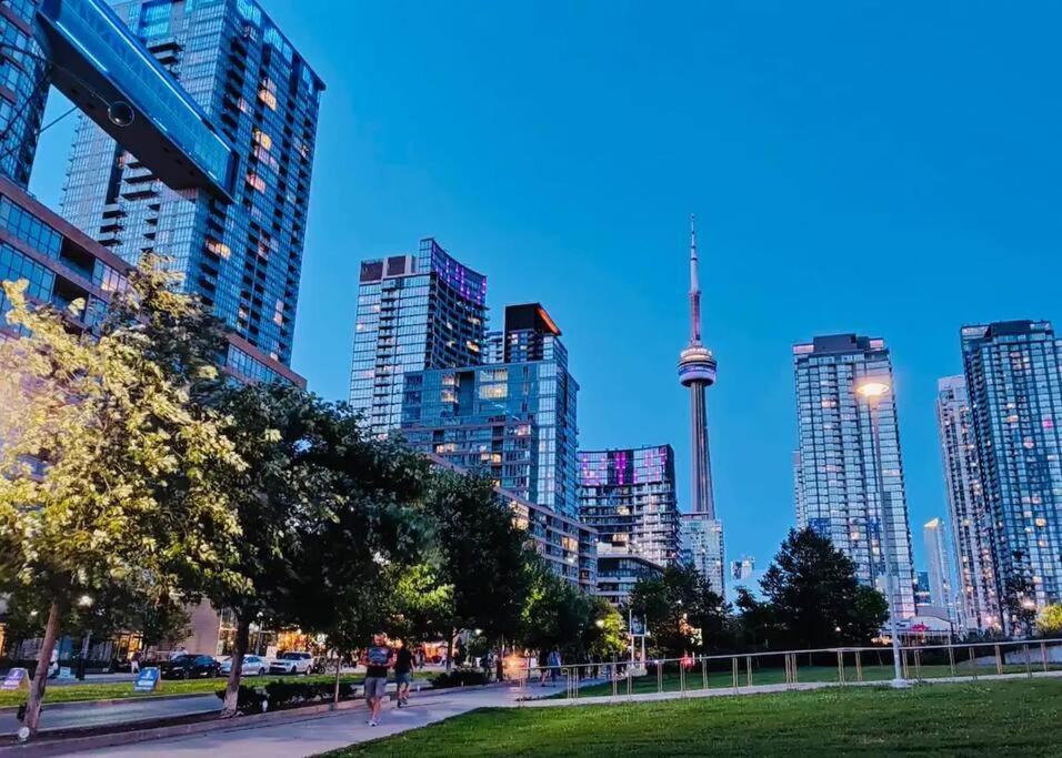Stunning Condo Wit Amazing View 5Mins From Cntower Toronto Dış mekan fotoğraf