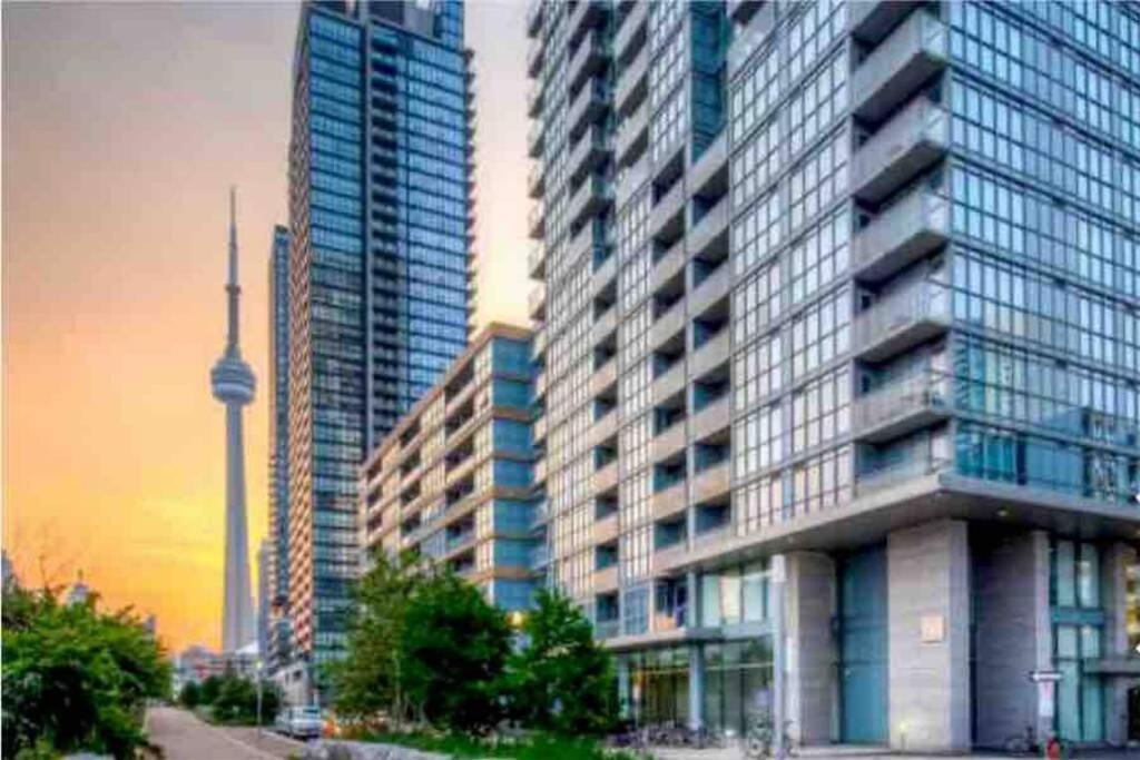 Stunning Condo Wit Amazing View 5Mins From Cntower Toronto Dış mekan fotoğraf
